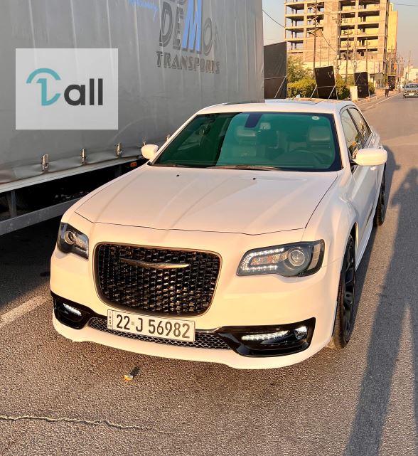 کرایسلەر  300 2018